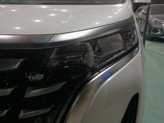 Denza D9 DM-i 1.5T 180km AWD Version 7 - фото 4
