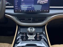 Denza D9 DM-i 970 AWD Flagship - photo 12