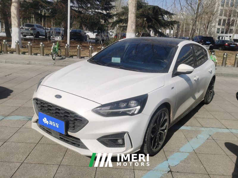 Ford Focus EcoBoost 180 ST Line - car from China
