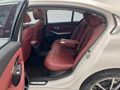 BMW 3 Series 320Li M Sport Package - ფოტო 8