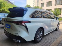 Toyota Sienna Dual-Engine 2.5L Comfort Edition - фото 2