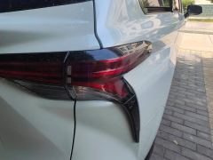 Toyota Sienna Dual-Engine 2.5L Comfort Edition - фото 5