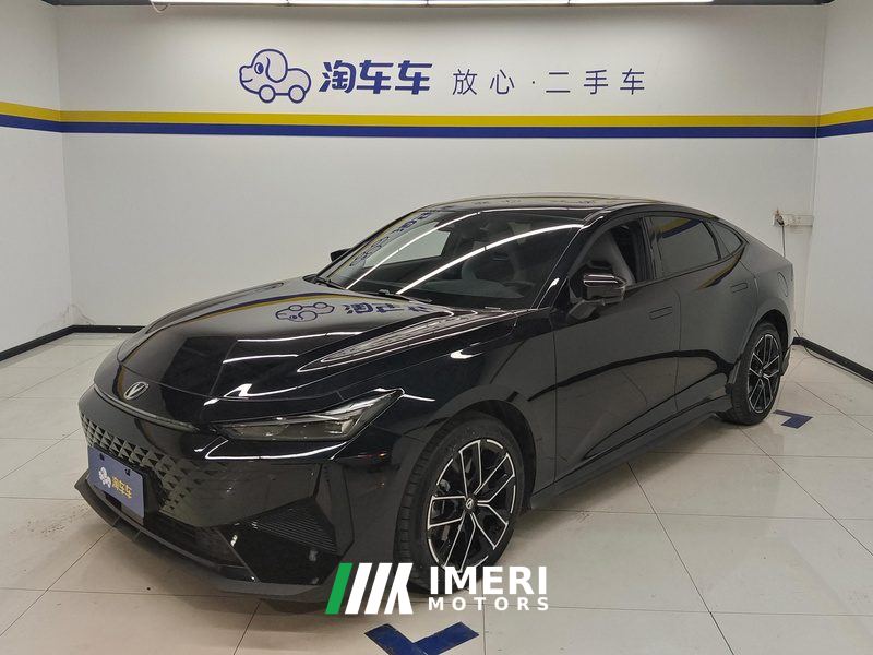 Changan UNI-V Zhidian iDD 1.5L 136km Smart cool type