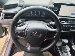 Lexus ES 200 Excellence Edition - ფოტო 18