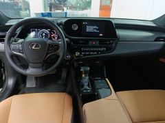Lexus ES 300h Excellence - photo 16