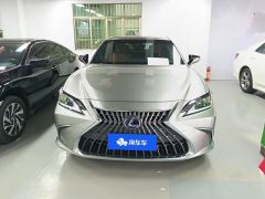 Lexus ES 300h Excellence - photo 3