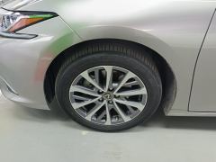 Lexus ES 300h Excellence - photo 6