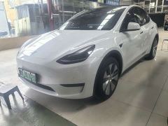Tesla Model Y Rear-Wheel Drive - ფოტო 1