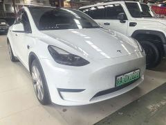 Tesla Model Y Rear-Wheel Drive - ფოტო 3