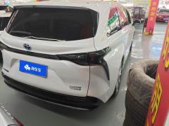 Toyota Sienna Dual-Engine 2.5L Supreme Edition - фото 2