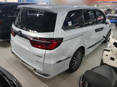 Honda Elysion e:HEV 2.0L Luxury Edition - фото 2
