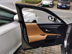 Lexus ES 300h Excellence - фото 12