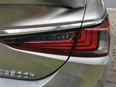 Lexus ES 300h Excellence - фото 5