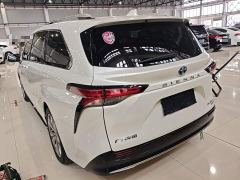 Toyota Sienna 2.5L Hybrid Premium Edition - photo 4