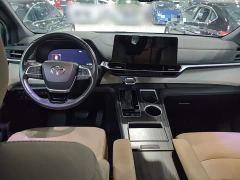 Toyota Sienna 2.5L Hybrid Premium Edition - photo 9