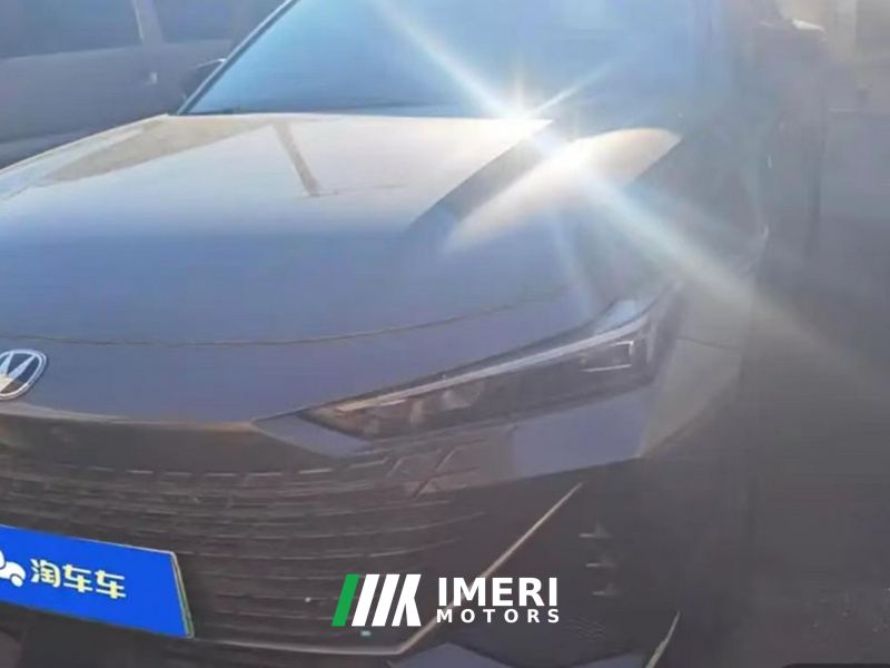 Changan UNI-V Zhidian iDD UNI-V iDD 1.5T 113km Version - автомобиль из Китая