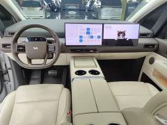Li Auto Li Xiang MEGA Ultra - фото 9