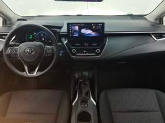 Toyota Corolla Dual-Engine 1.8L Elite Edition - фото 16