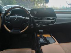Lexus ES 300h Premium Edition - ფოტო 16