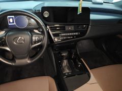 Lexus ES 200 Excellence Edition - ფოტო 16