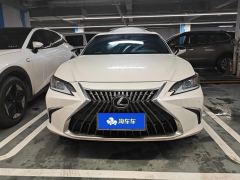 Lexus ES 200 Excellence Edition - ფოტო 3