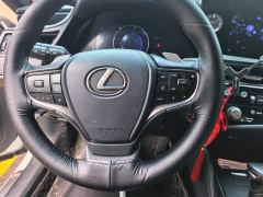 Lexus ES 200 Excellence Edition - ფოტო 18
