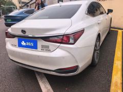 Lexus ES 200 Excellence Edition - ფოტო 2