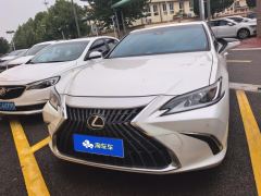 Lexus ES 200 Excellence Edition - ფოტო 3