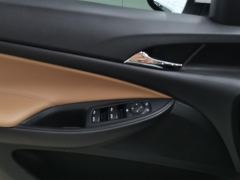 Buick GL6 323T Luxury Version - ფოტო 13