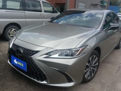 Lexus ES 200 Excellence Edition - фото 1