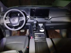 Toyota Sienna Dual-Engine 2.5L Prestige Edition - ფოტო 10