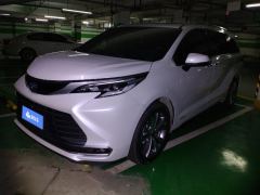 Toyota Sienna Dual-Engine 2.5L Prestige Edition - ფოტო 3