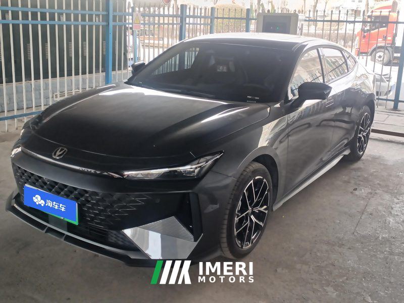 Changan UNI-V Zhidian iDD 1.5L 136km Smart cool type