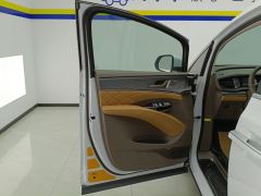Denza D9 DM-i 970 4WD Flagship Edition - ფოტო 12