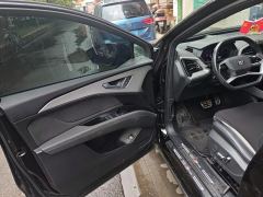 Audi Q5 e-tron 40 e-tron Starlight Mecha Package - фото 12