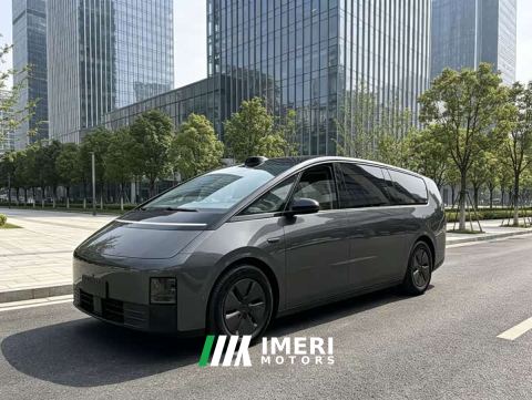 2024 Li Auto Li Xiang MEGA Ultra - автомобиль из Китая