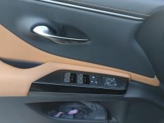 Lexus ES 200 Excellence Edition - ფოტო 13