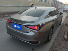 Lexus ES 200 Excellence Edition - ფოტო 2
