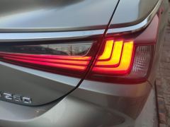 Lexus ES 200 Excellence Edition - ფოტო 5