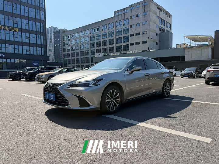 Lexus ES 200 Premium Edition - ავტომობილი ჩინეთიდან