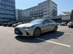 Lexus ES 200 Premium Edition - ფოტო 1