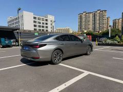 Lexus ES 200 Premium Edition - ფოტო 9
