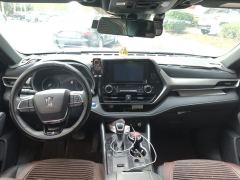 Toyota Crown Land Cruiser 2.5L HEV 4WD Luxury Edition 7-seater - фото 16