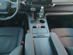 Toyota Sienna Dual-Engine 2.5L 4WD Prestige Edition - фото 19