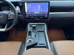 Lexus LX 550 - ფოტო 11