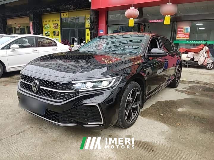 Volkswagen Passat 330TSI Starry Sky Luxury Edition