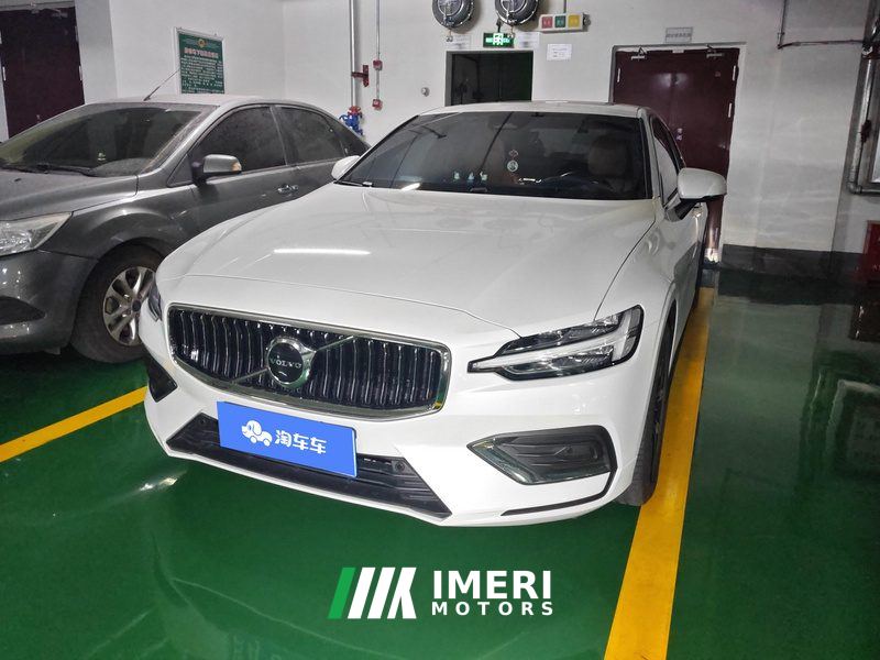 Volvo S60 B4 Intelligent Luxury Edition - ავტომობილი ჩინეთიდან