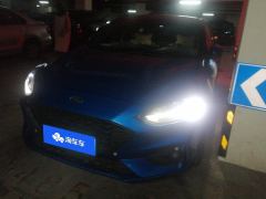 Ford Focus EcoBoost 180 ST Line - ფოტო 1