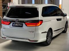Honda Odyssey 2.0L e:HEV Luxury - ფოტო 9
