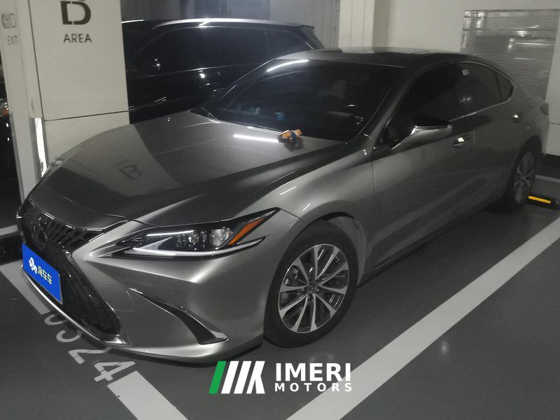 Lexus ES 200 Premium Edition